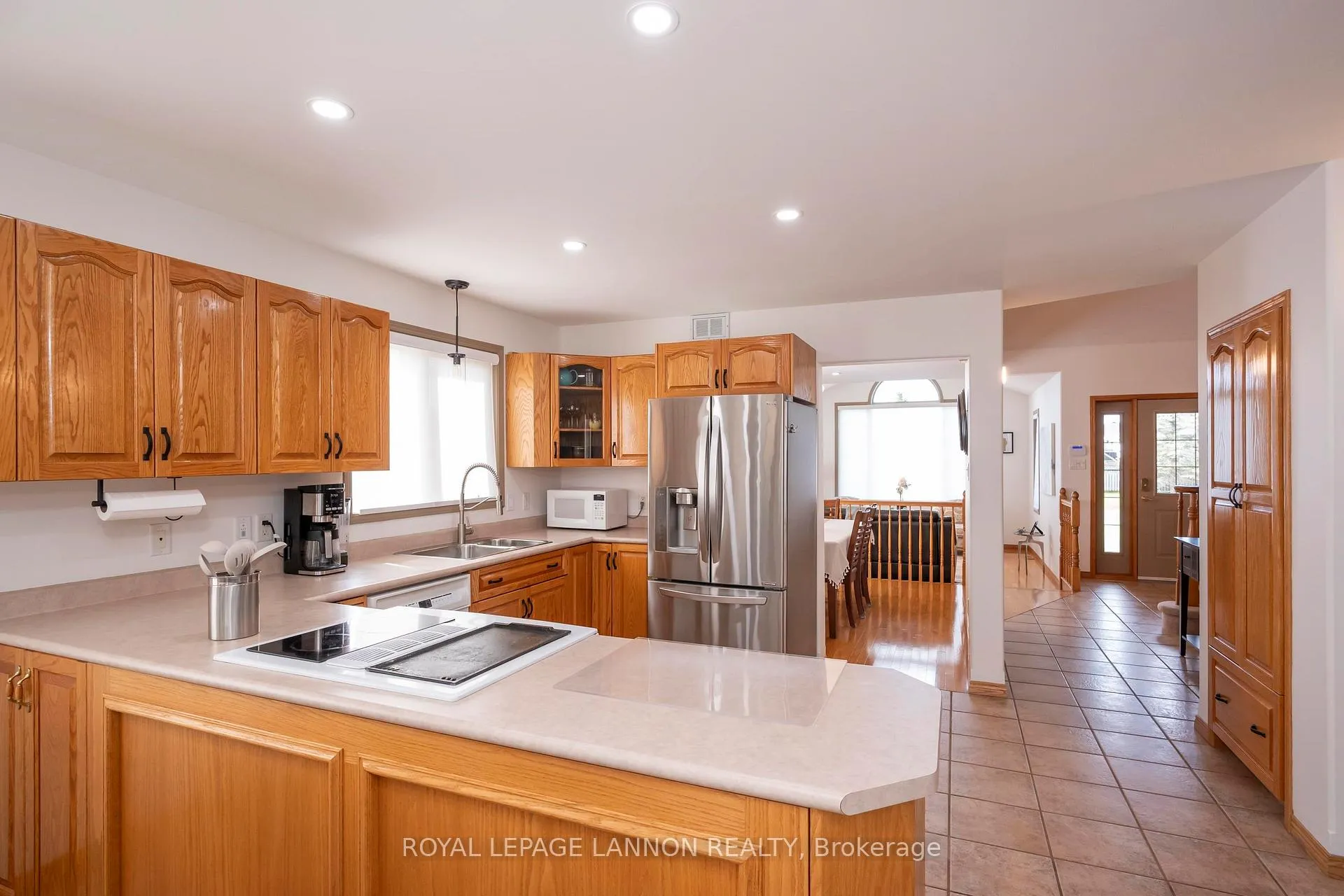 Photo 18 of 2169 Lacewood Drive, Thunder Bay, Rosslyn Road — HOMEH