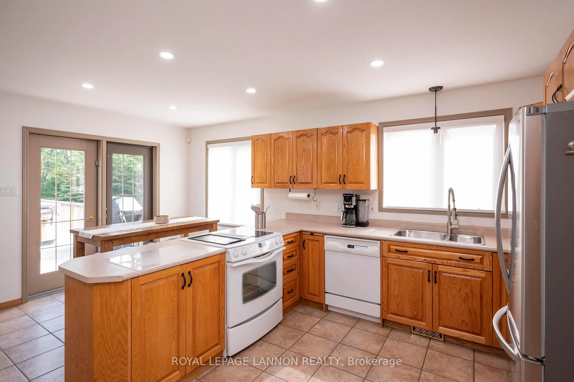 Photo 20 of 2169 Lacewood Drive, Thunder Bay, Rosslyn Road — HOMEH