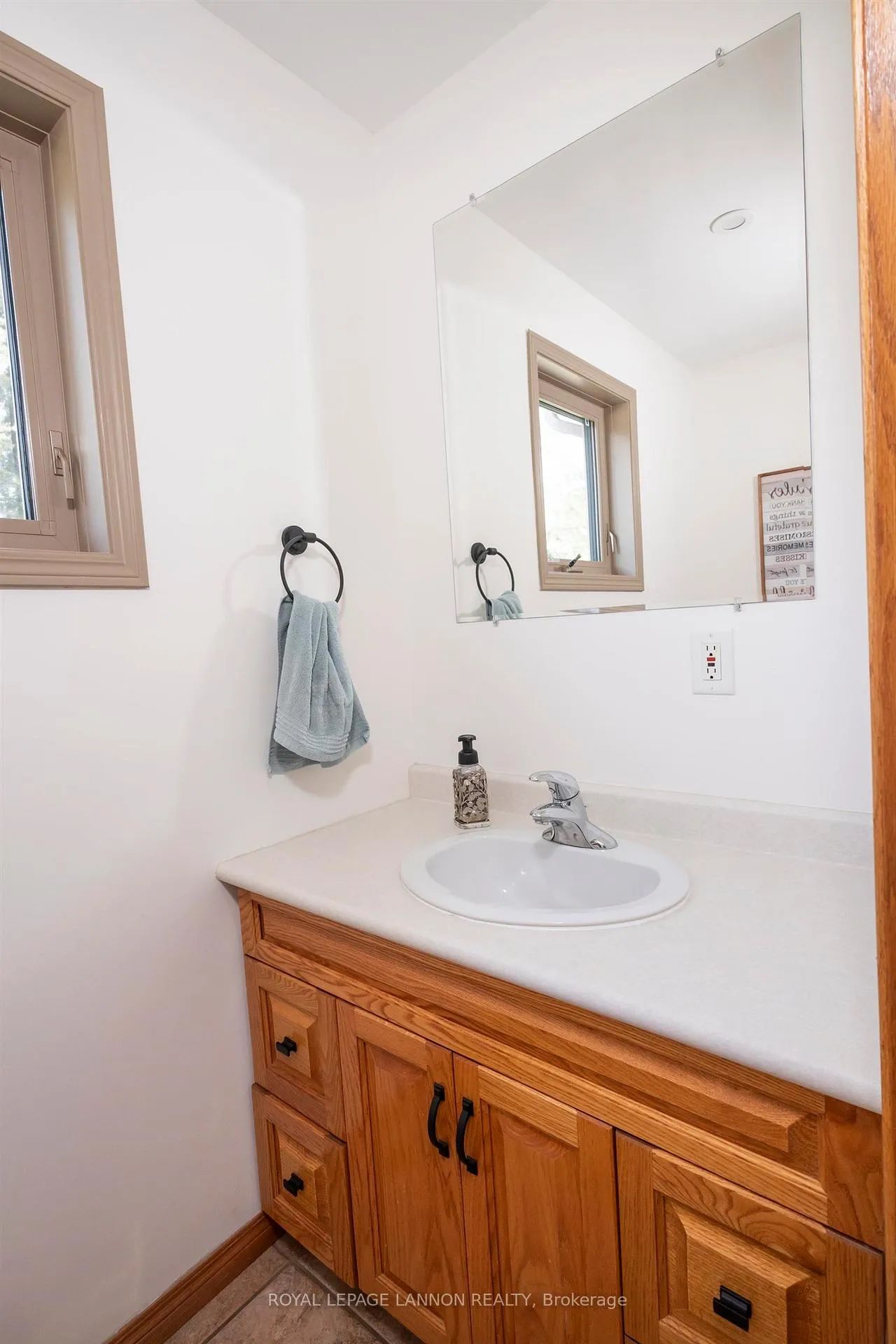 Photo 25 of 2169 Lacewood Drive, Thunder Bay, Rosslyn Road — HOMEH