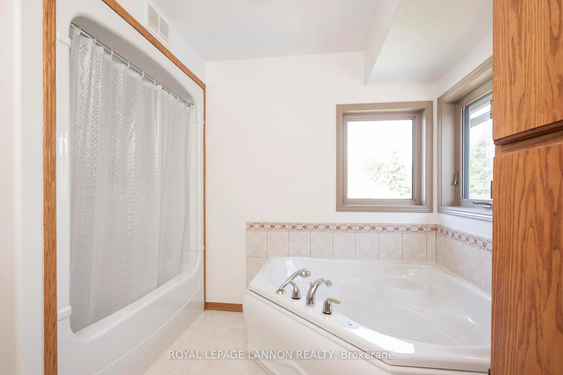 Photo 32 of 2169 Lacewood Drive, Thunder Bay, Rosslyn Road — HOMEH
