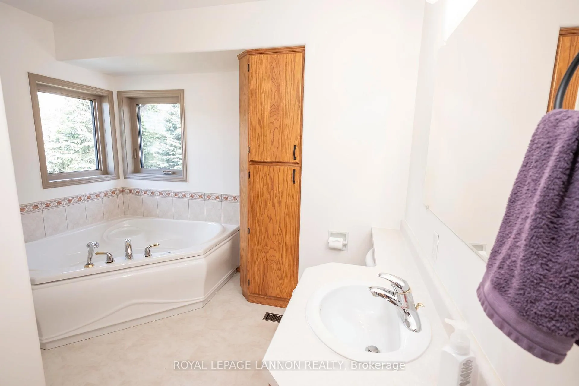 Photo 33 of 2169 Lacewood Drive, Thunder Bay, Rosslyn Road — HOMEH