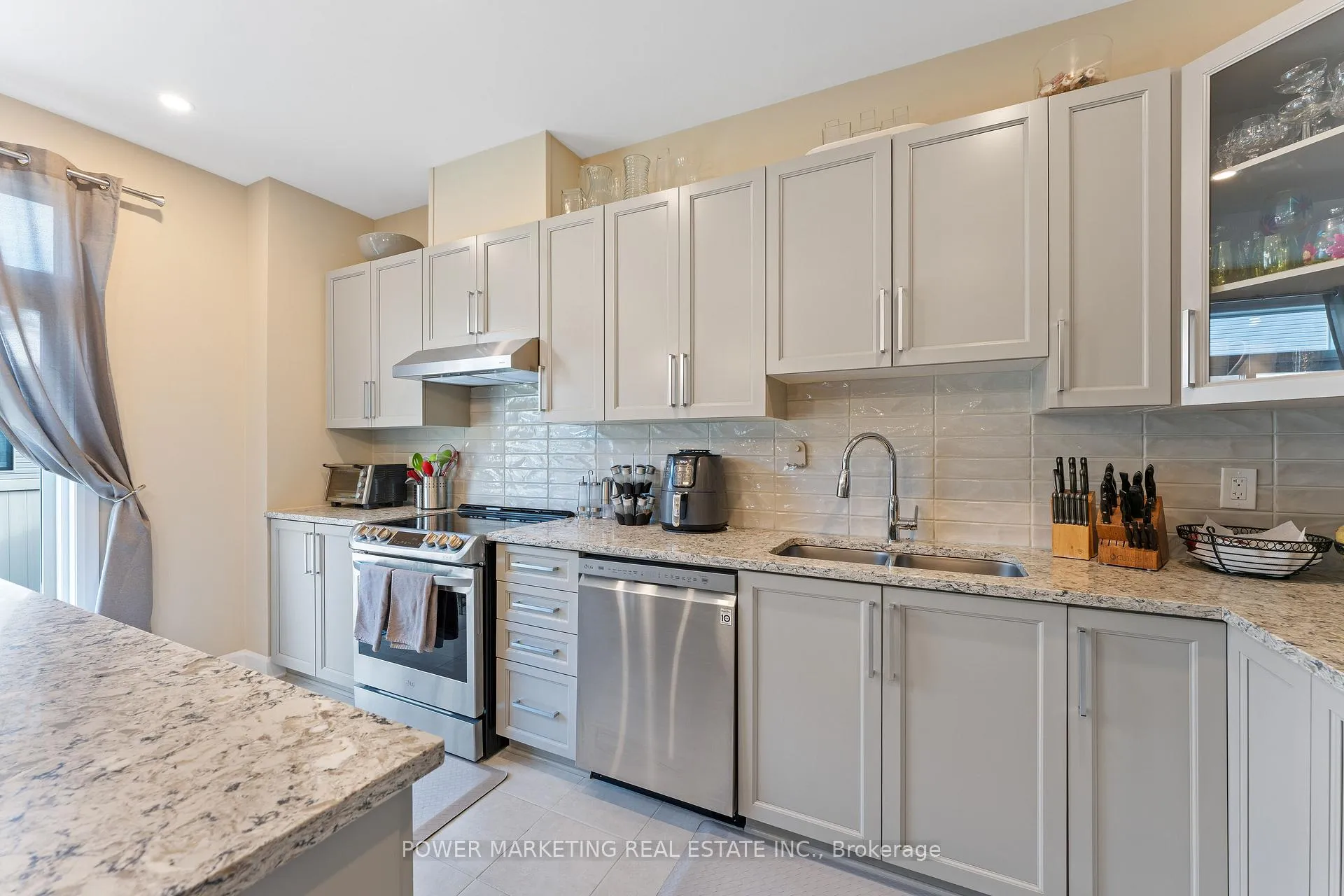 Photo 12 of 682 Jerome Jodoin Drive, Ottawa, Avalon West — HOMEH