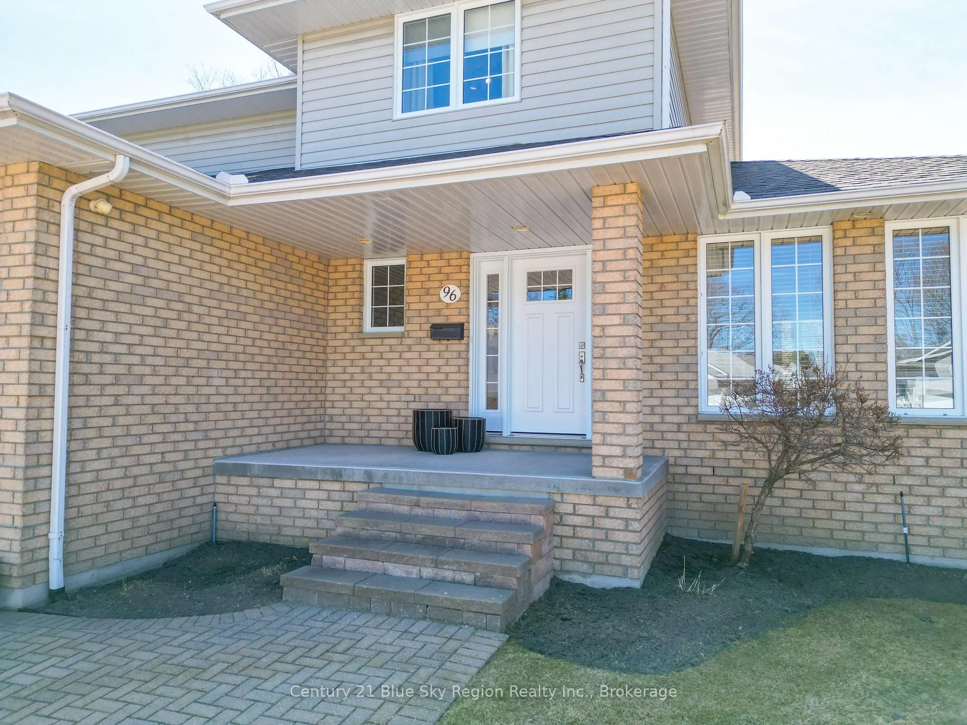 Photo 4 of 96 Janey Avenue, North Bay, Airport — HOMEH