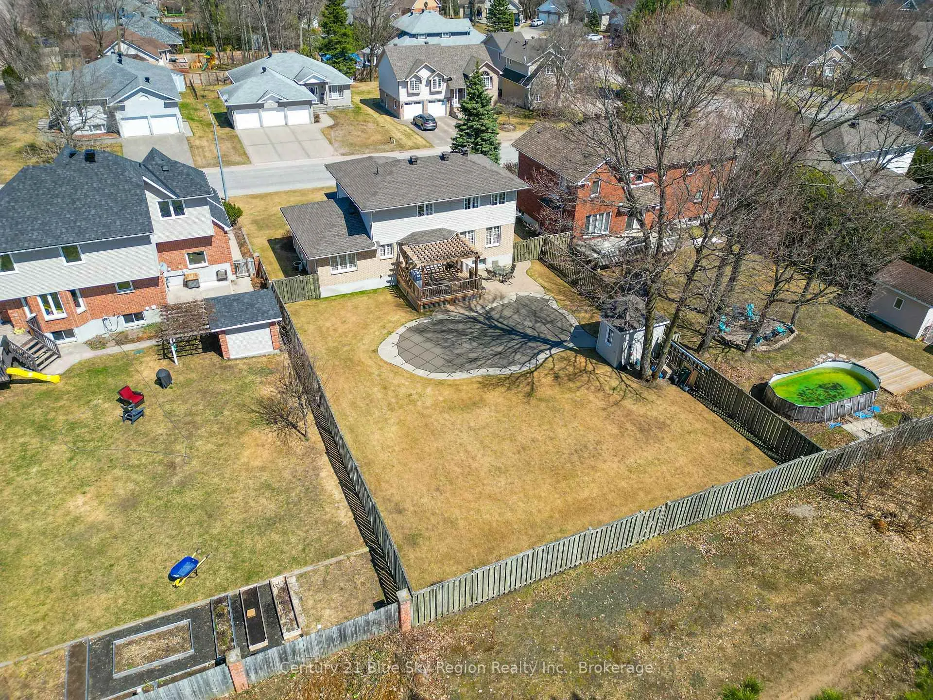 Photo 15 of 96 Janey Avenue, North Bay, Airport — HOMEH