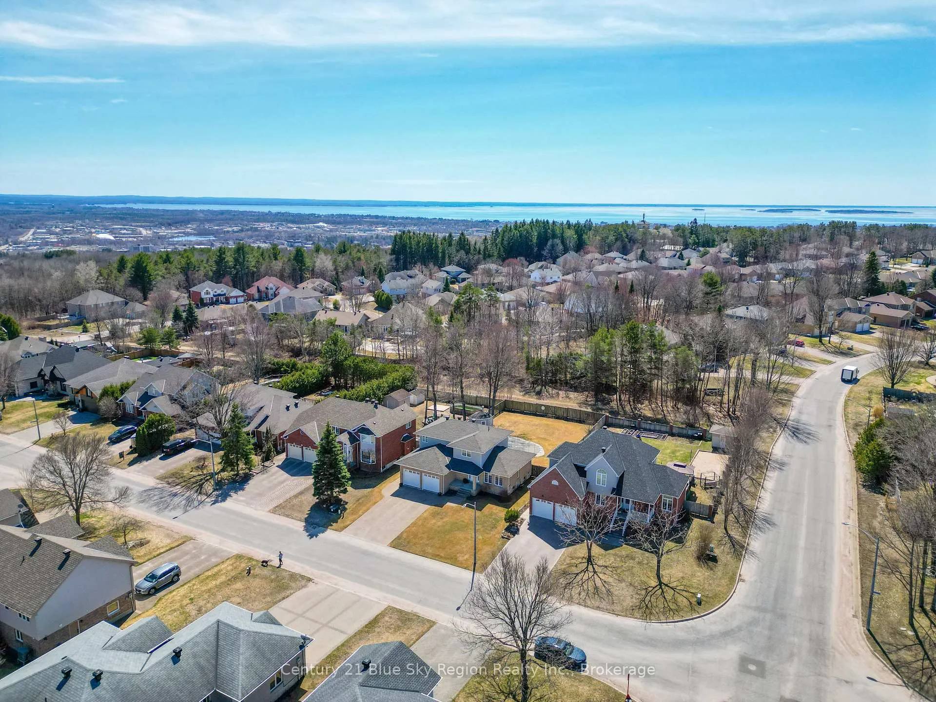 Photo 17 of 96 Janey Avenue, North Bay, Airport — HOMEH