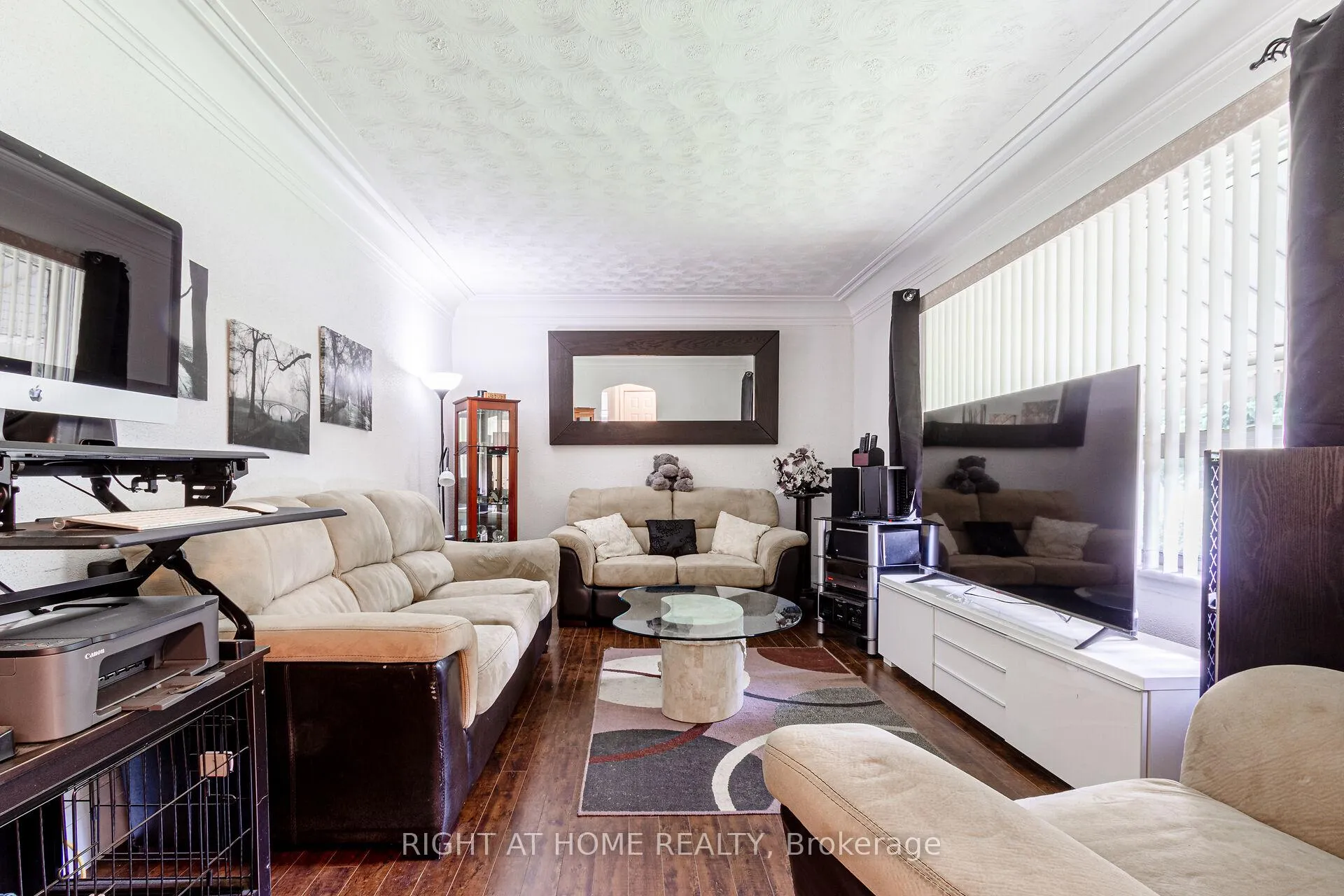 Photo 3 of 233 Coronation Avenue, Hamilton, Glenview — HOMEH