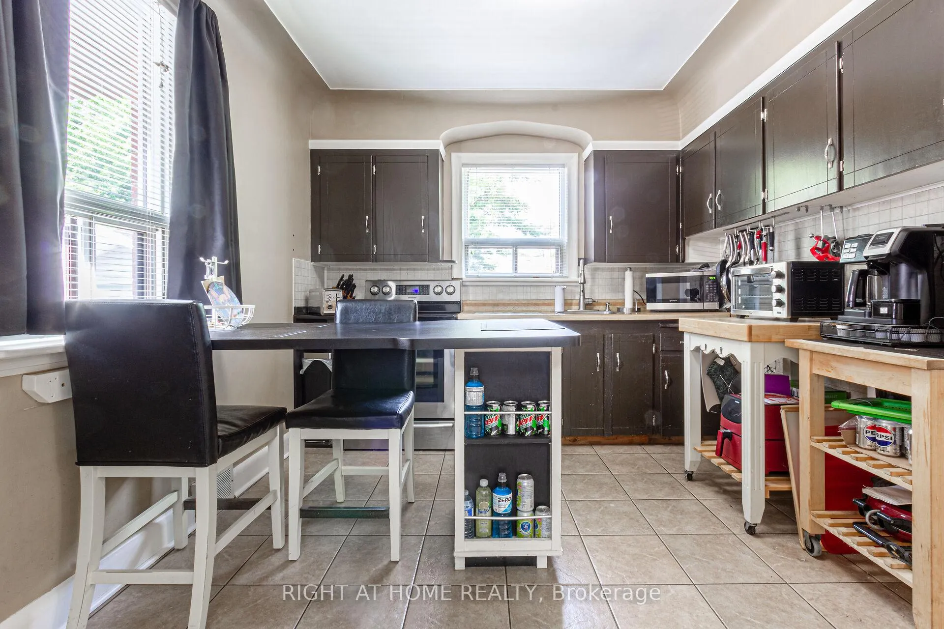 Photo 7 of 233 Coronation Avenue, Hamilton, Glenview — HOMEH