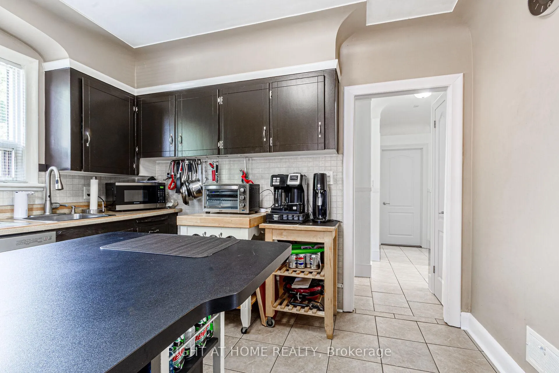 Photo 9 of 233 Coronation Avenue, Hamilton, Glenview — HOMEH