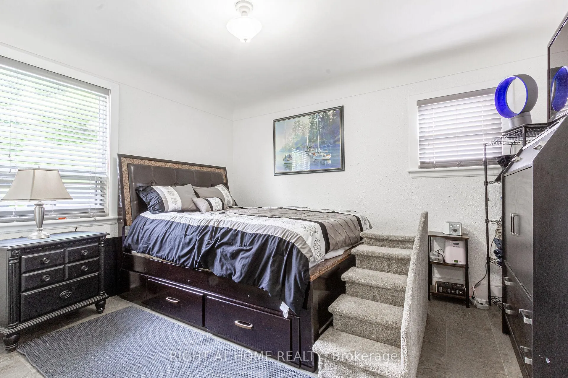 Photo 12 of 233 Coronation Avenue, Hamilton, Glenview — HOMEH