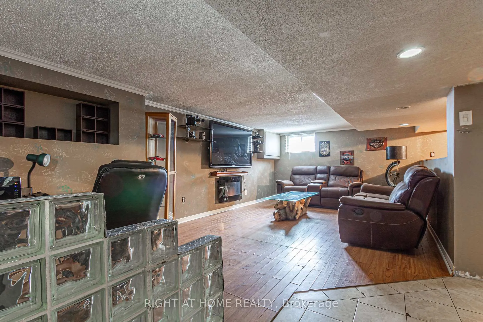 Photo 13 of 233 Coronation Avenue, Hamilton, Glenview — HOMEH