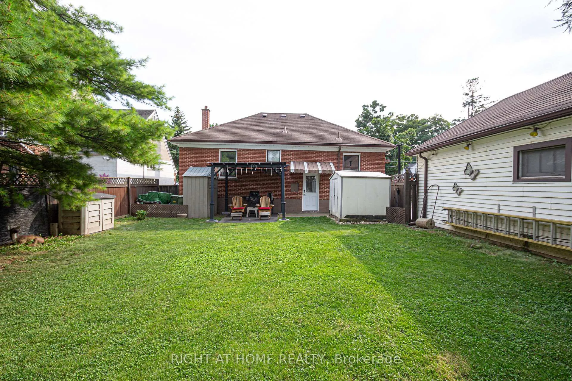 Photo 18 of 233 Coronation Avenue, Hamilton, Glenview — HOMEH