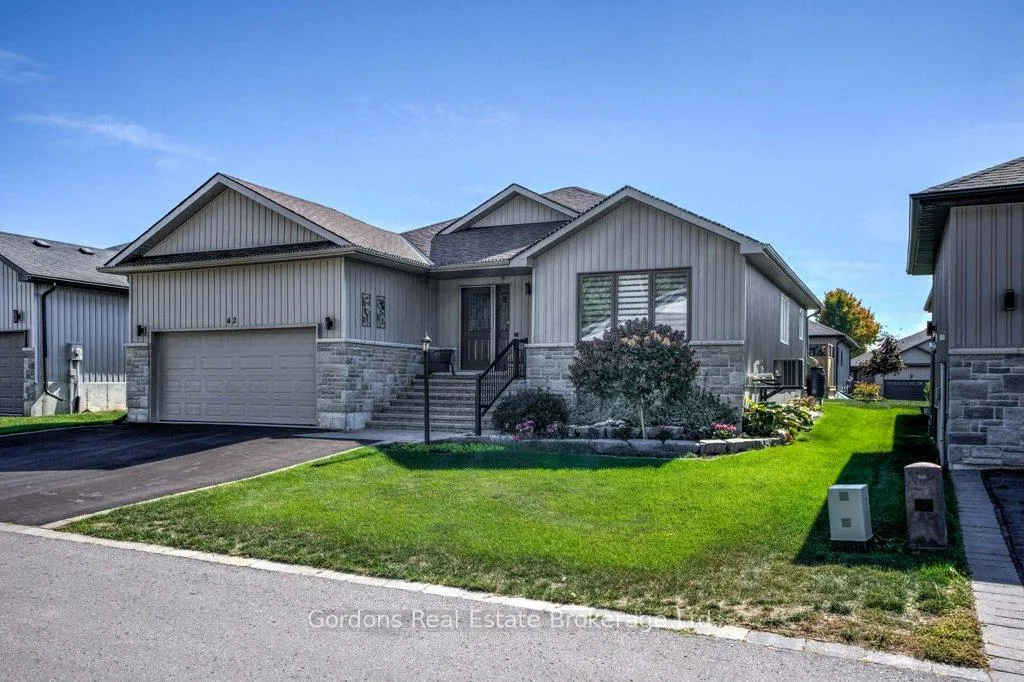 Photo 4 of 42 Conger Drive, Prince Edward County, Wellington Ward — HOMEH