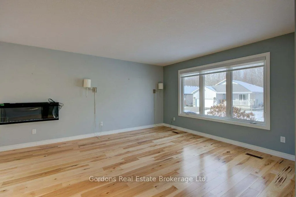 Photo 14 of 42 Conger Drive, Prince Edward County, Wellington Ward — HOMEH