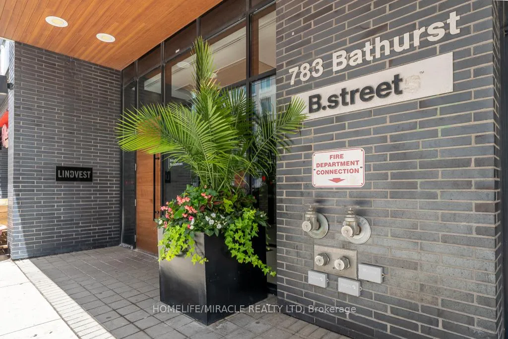 Photo 3 of Unit 206, 783 Bathurst Street, Toronto, University — HOMEH