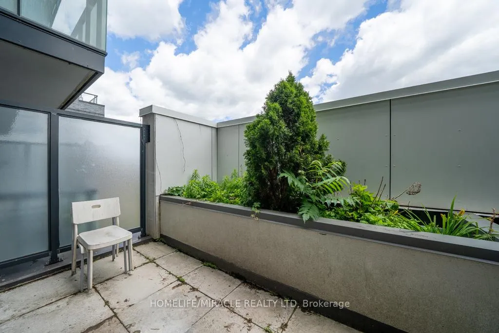 Photo 18 of Unit 206, 783 Bathurst Street, Toronto, University — HOMEH
