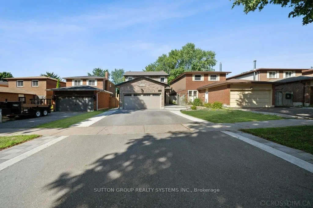 Photo 2 of 1114 Cedarcroft Crescent, Pickering, Liverpool — HOMEH