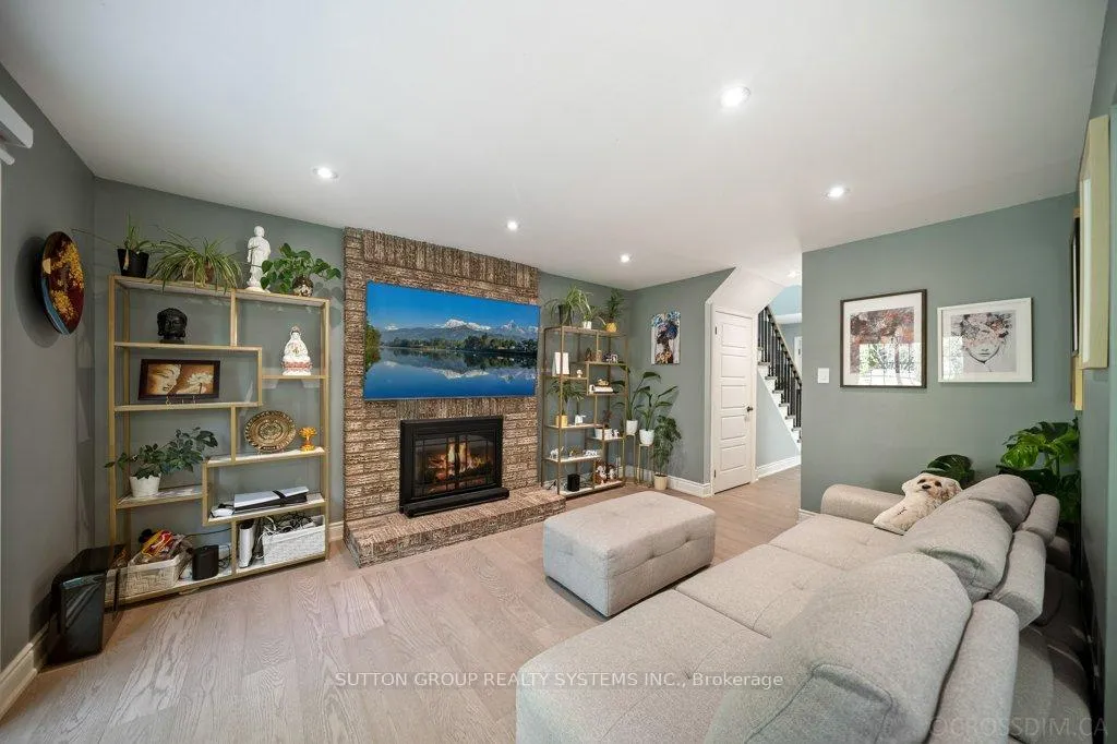 Photo 8 of 1114 Cedarcroft Crescent, Pickering, Liverpool — HOMEH