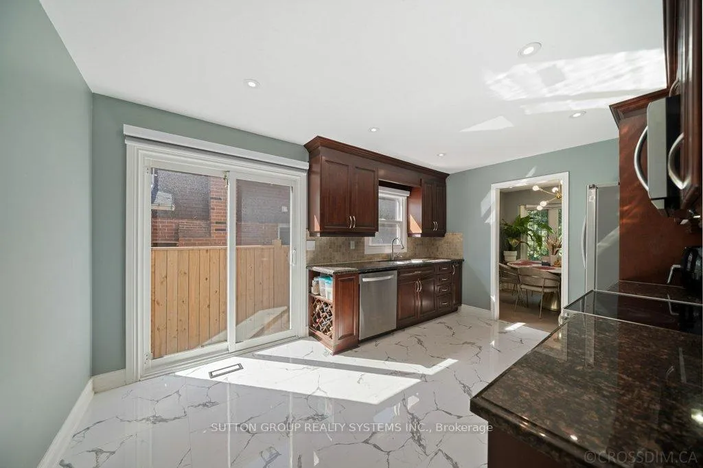 Photo 12 of 1114 Cedarcroft Crescent, Pickering, Liverpool — HOMEH