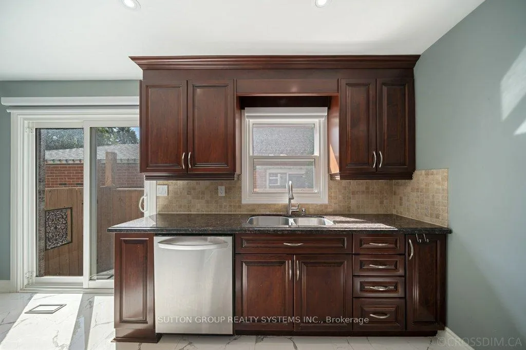 Photo 15 of 1114 Cedarcroft Crescent, Pickering, Liverpool — HOMEH
