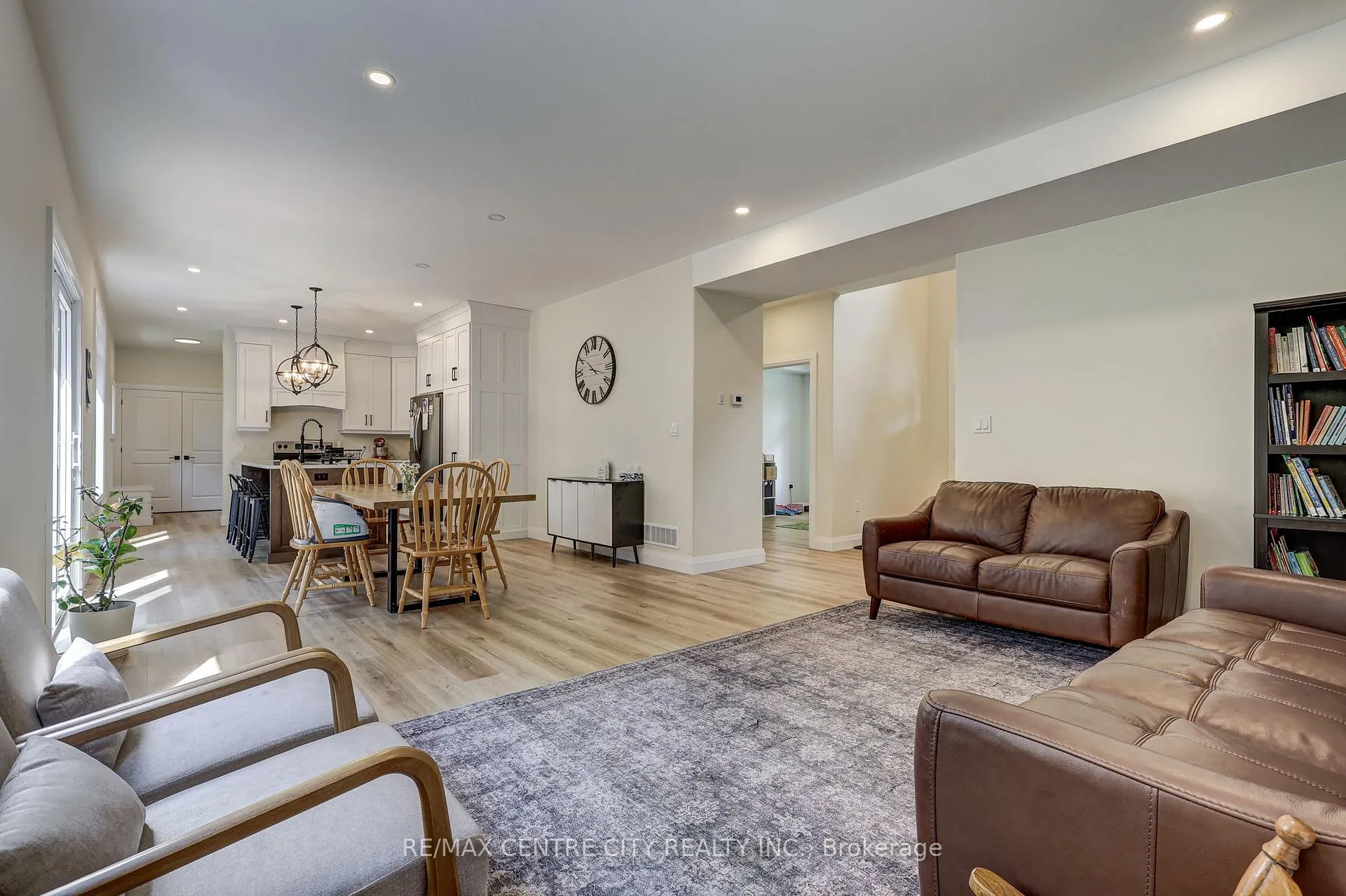 Photo 9 of 9 Delevan Crescent, Tillsonburg — HOMEH