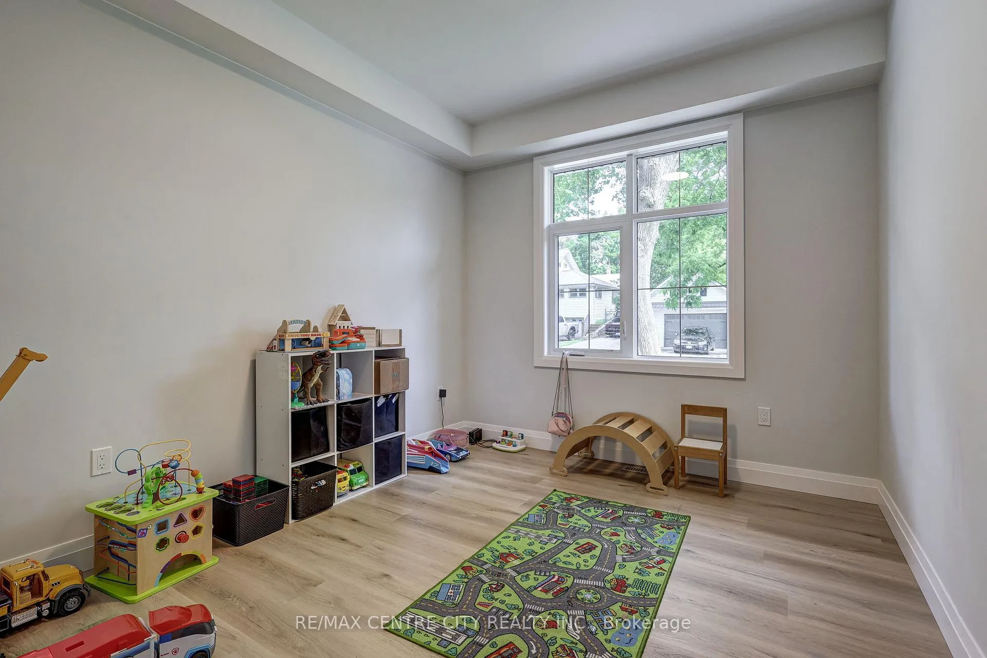 Photo 11 of 9 Delevan Crescent, Tillsonburg — HOMEH