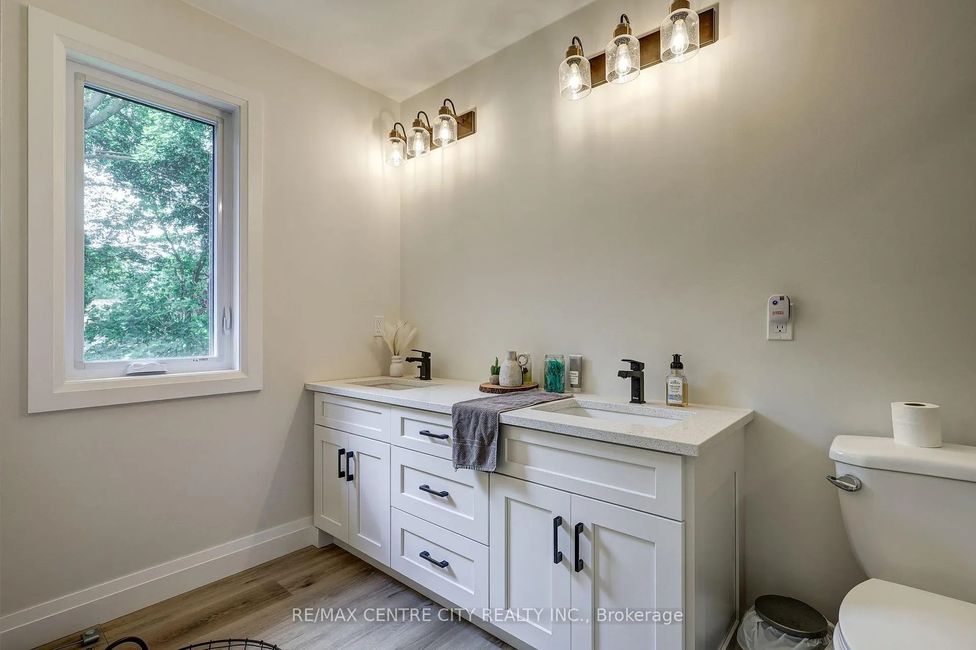 Photo 16 of 9 Delevan Crescent, Tillsonburg — HOMEH