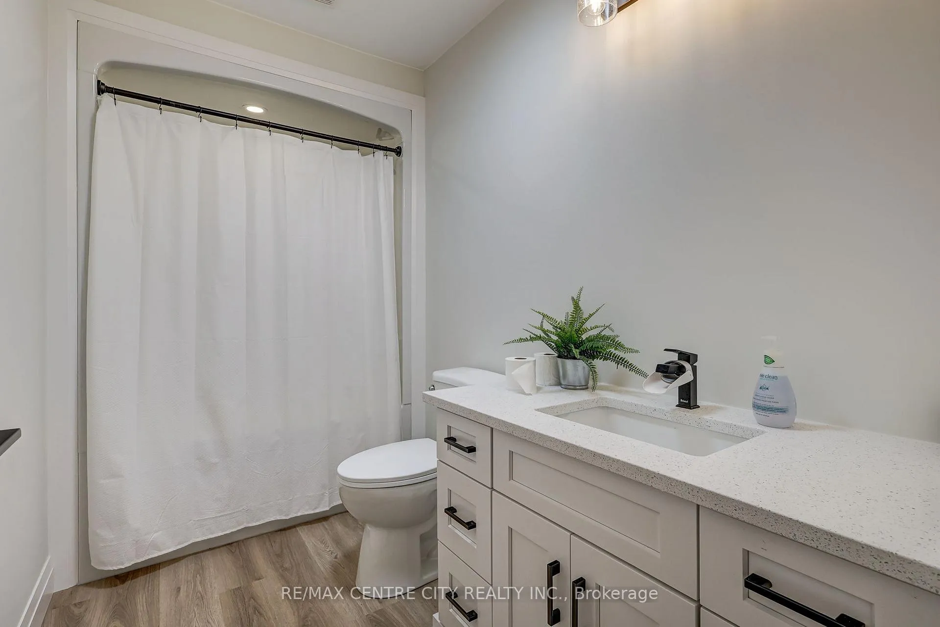 Photo 19 of 9 Delevan Crescent, Tillsonburg — HOMEH