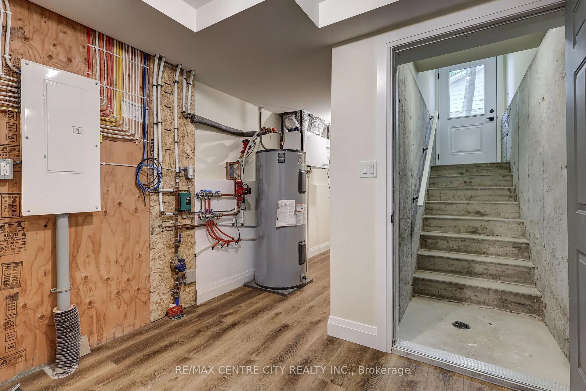 Photo 21 of 9 Delevan Crescent, Tillsonburg — HOMEH