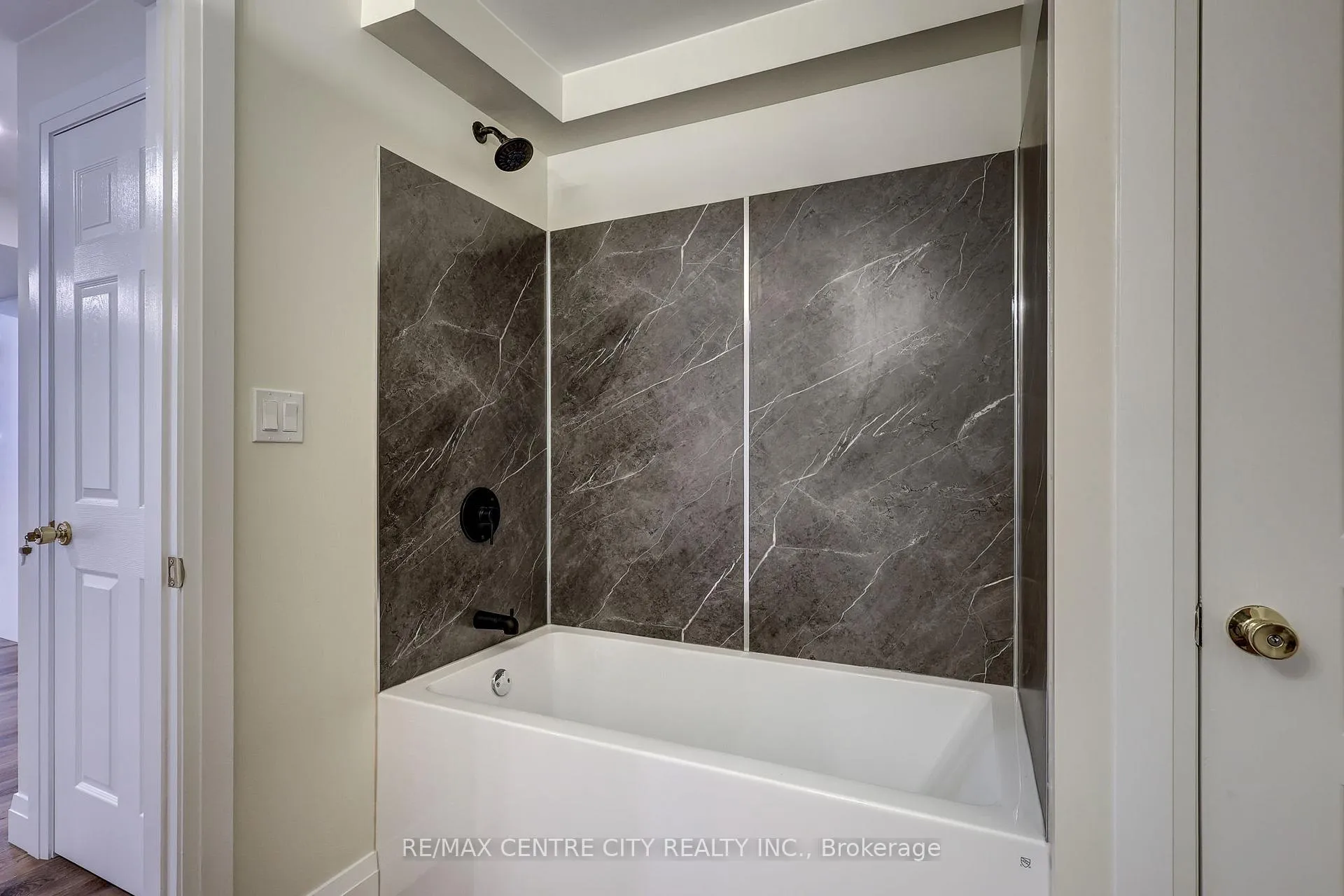 Photo 26 of 9 Delevan Crescent, Tillsonburg — HOMEH