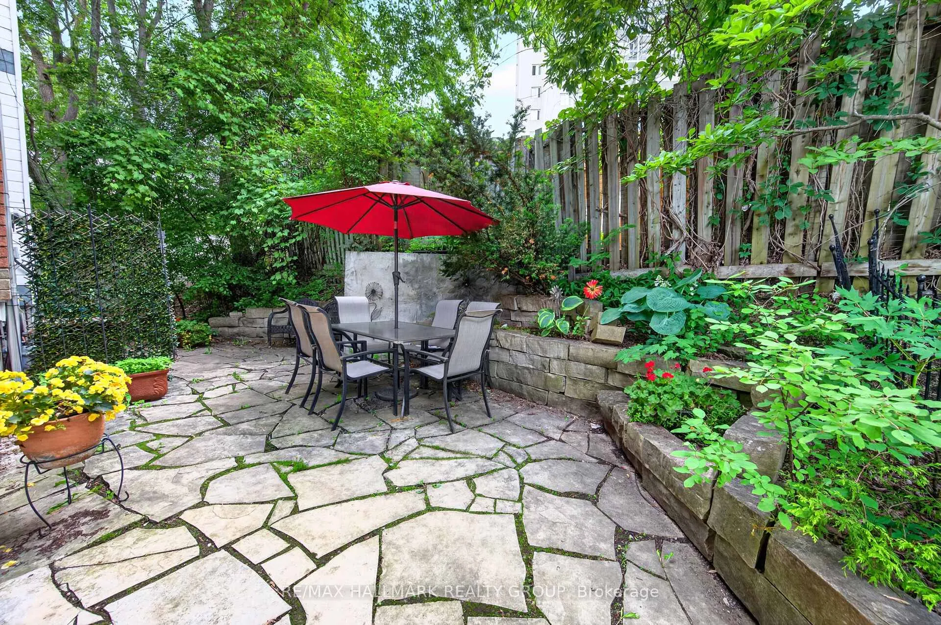 Photo 3 of Unit 2, 2949 Richmond Road, Ottawa, Britannia Heights — HOMEH