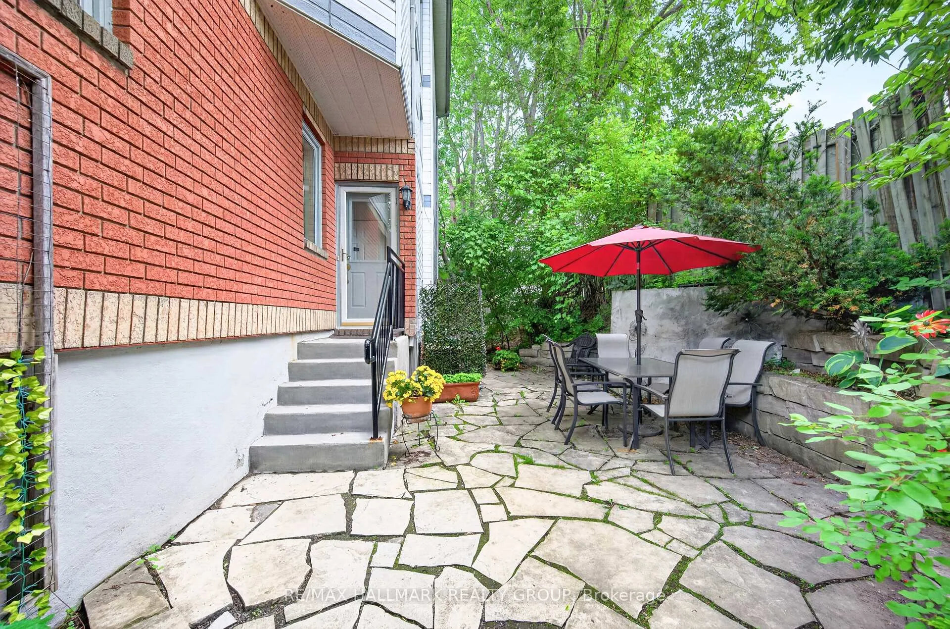 Photo 4 of Unit 2, 2949 Richmond Road, Ottawa, Britannia Heights — HOMEH