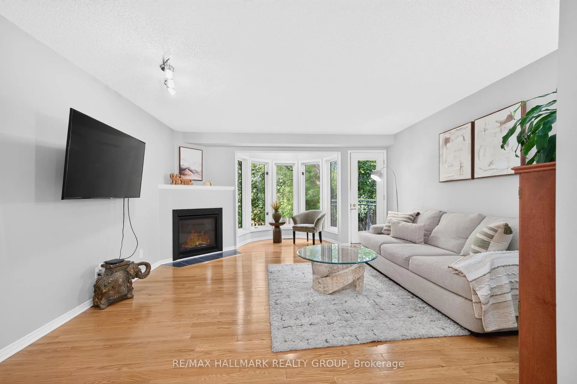 Photo 8 of Unit 2, 2949 Richmond Road, Ottawa, Britannia Heights — HOMEH