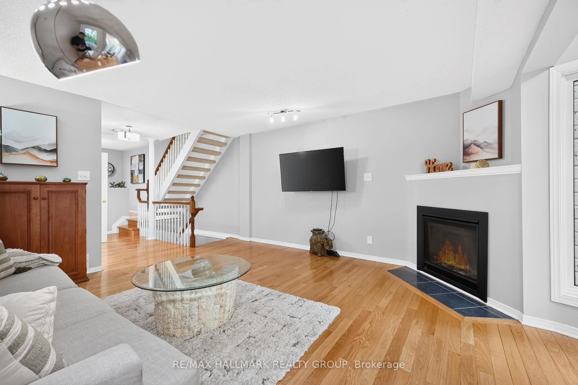 Photo 11 of Unit 2, 2949 Richmond Road, Ottawa, Britannia Heights — HOMEH