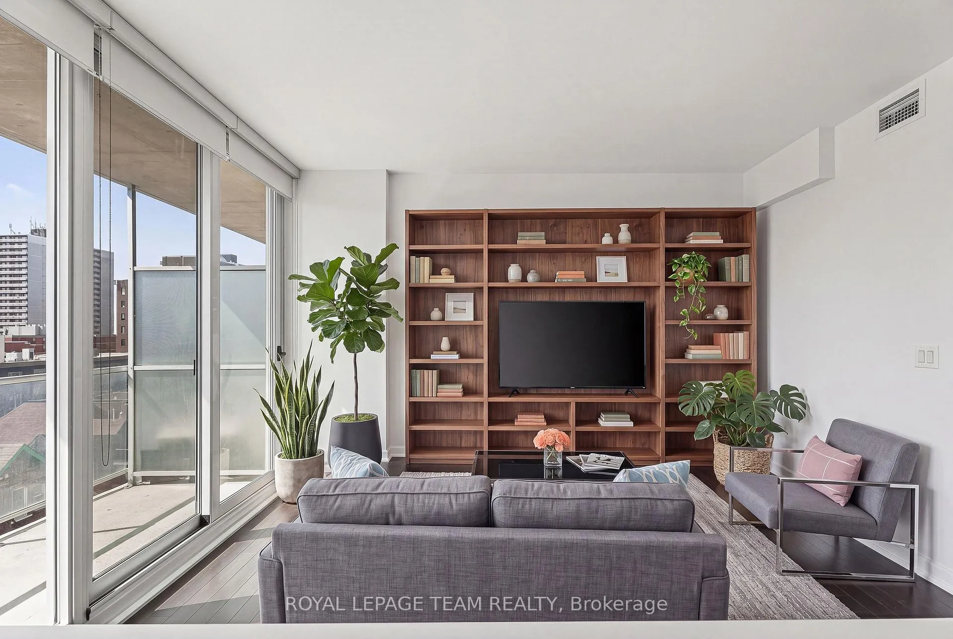 Photo 2 of Unit 604, 300 Lisgar Street, Ottawa, Ottawa Centre — HOMEH
