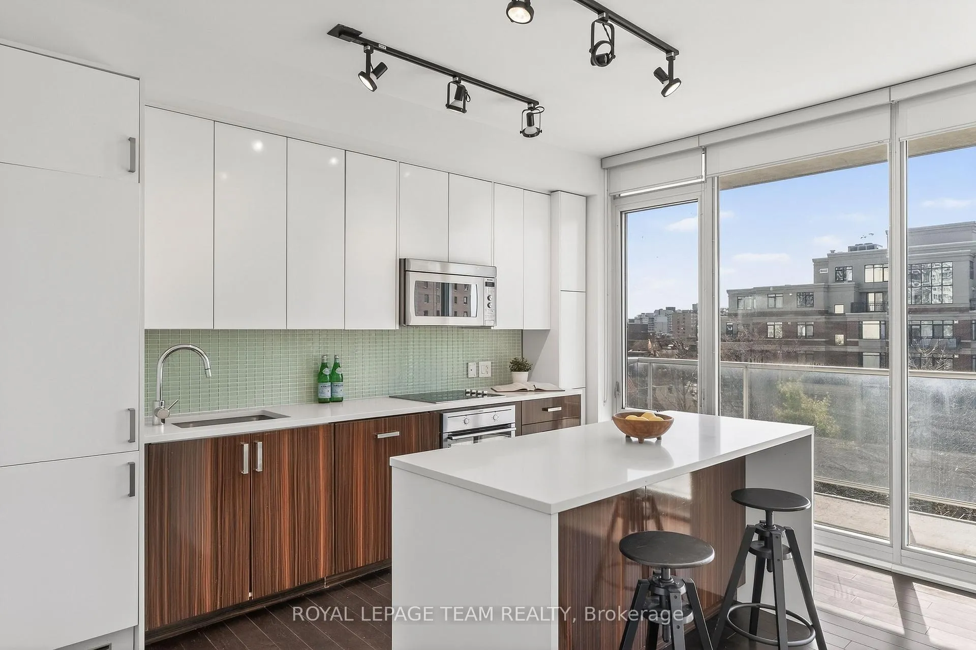 Photo 3 of Unit 604, 300 Lisgar Street, Ottawa, Ottawa Centre — HOMEH
