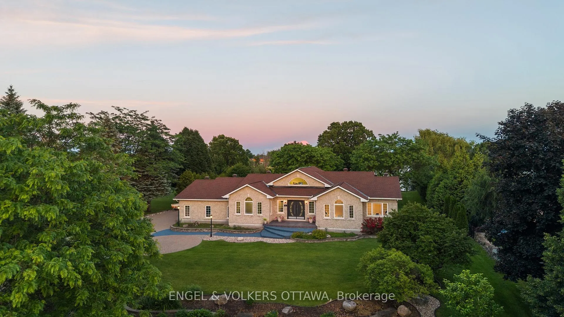 Photo 2 of 1562 Lakeshore Drive, Ottawa, Greely — HOMEH