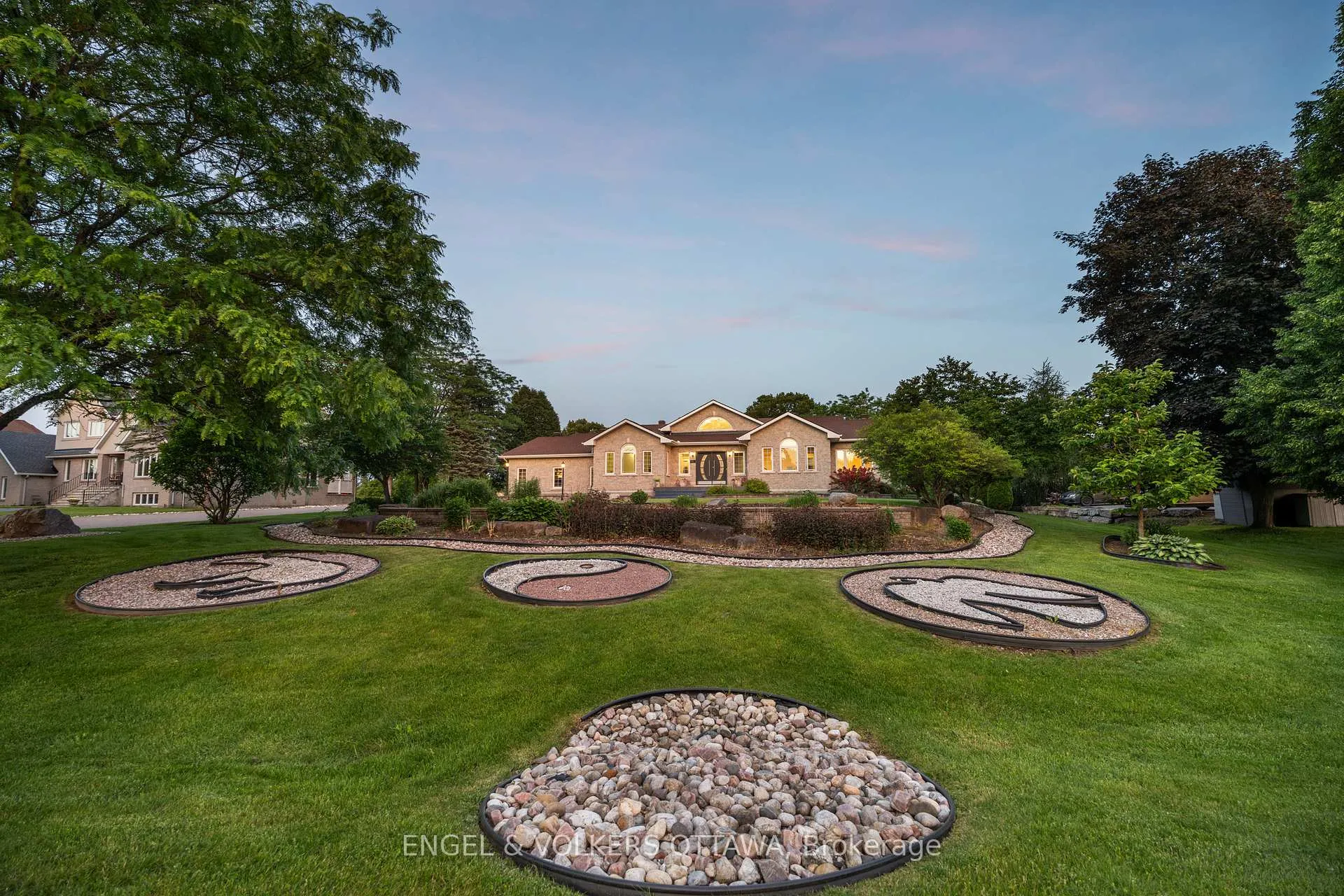 Photo 4 of 1562 Lakeshore Drive, Ottawa, Greely — HOMEH