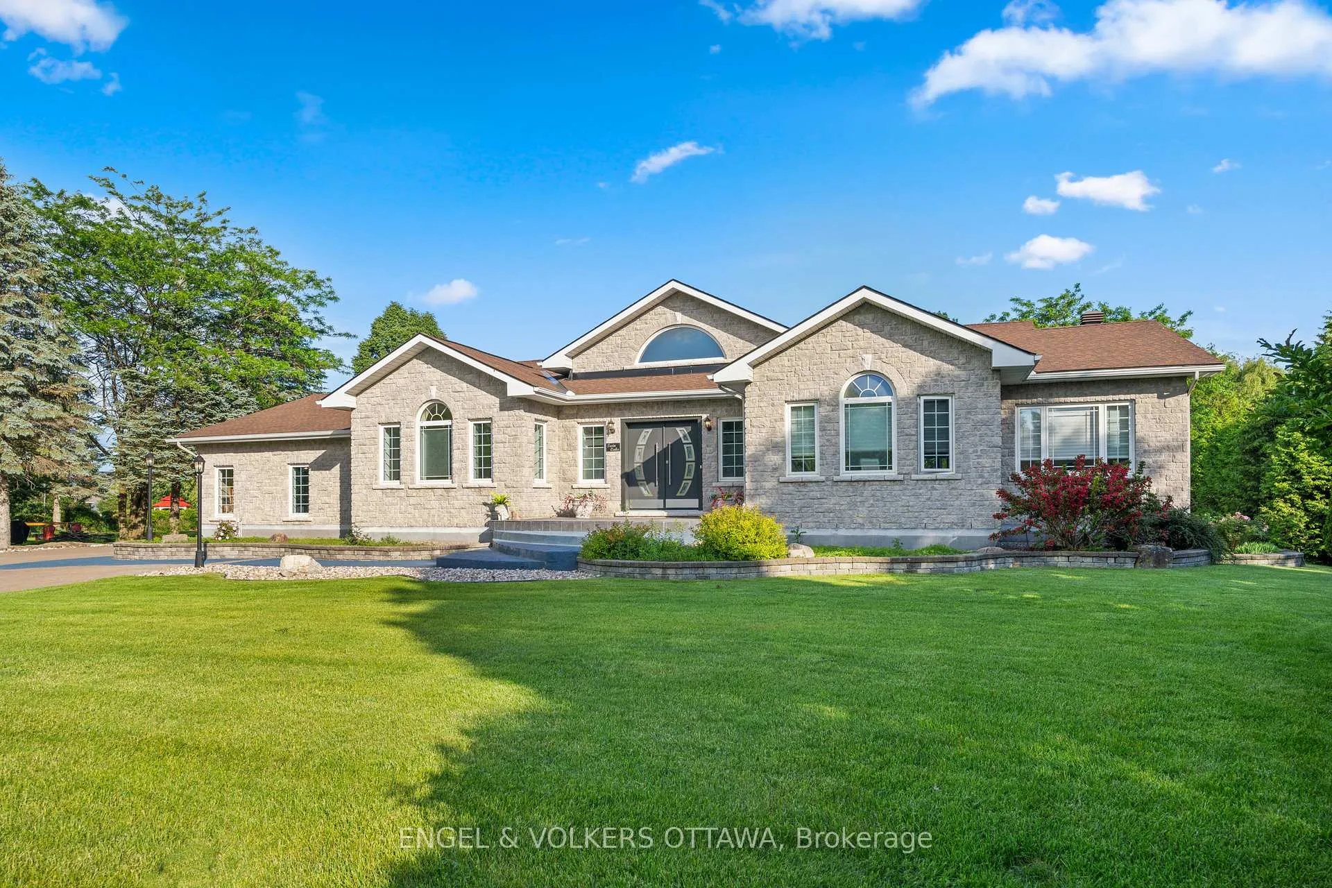 Photo 5 of 1562 Lakeshore Drive, Ottawa, Greely — HOMEH