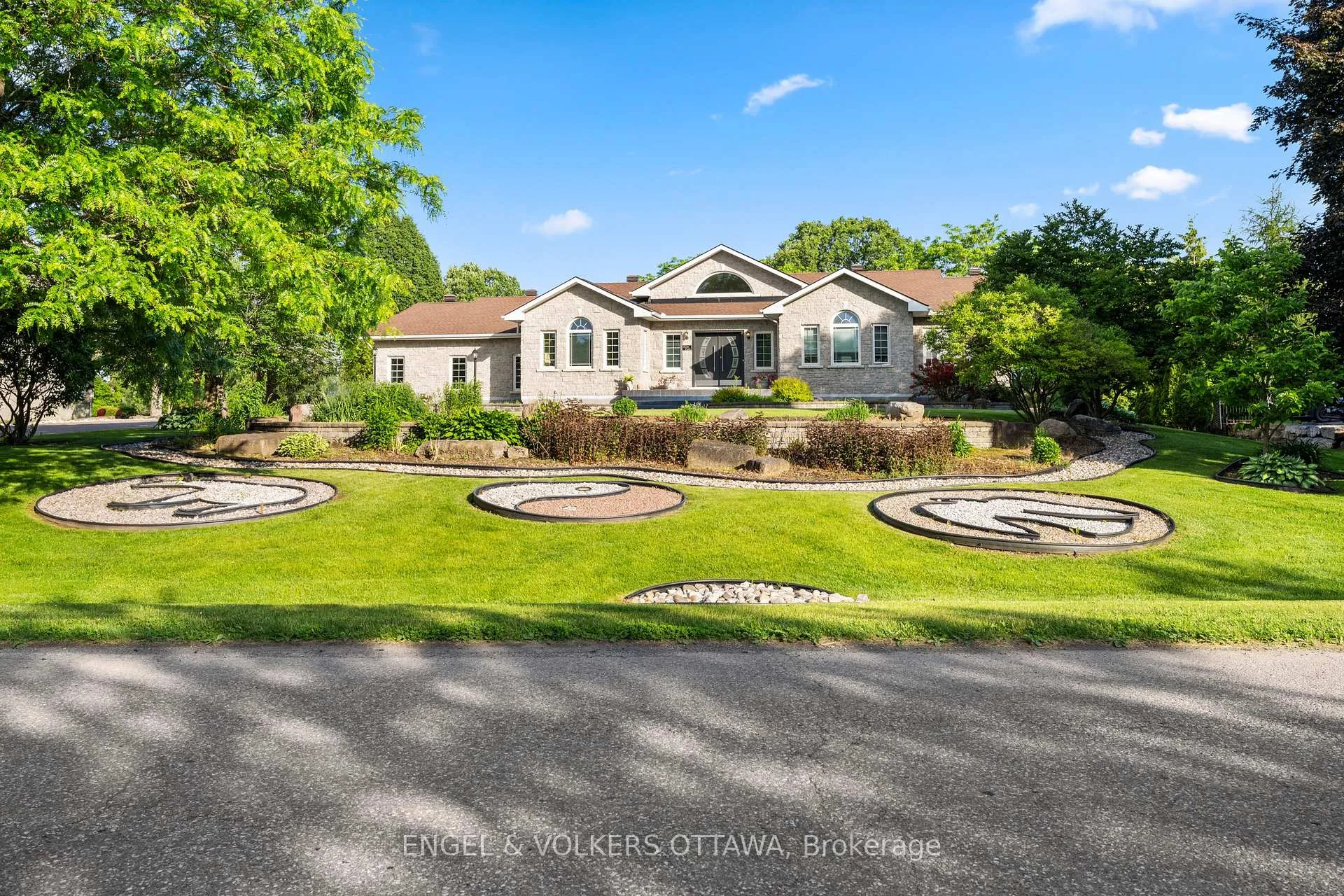Photo 6 of 1562 Lakeshore Drive, Ottawa, Greely — HOMEH
