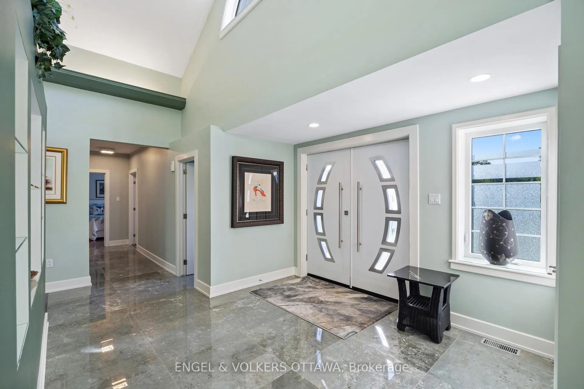 Photo 7 of 1562 Lakeshore Drive, Ottawa, Greely — HOMEH