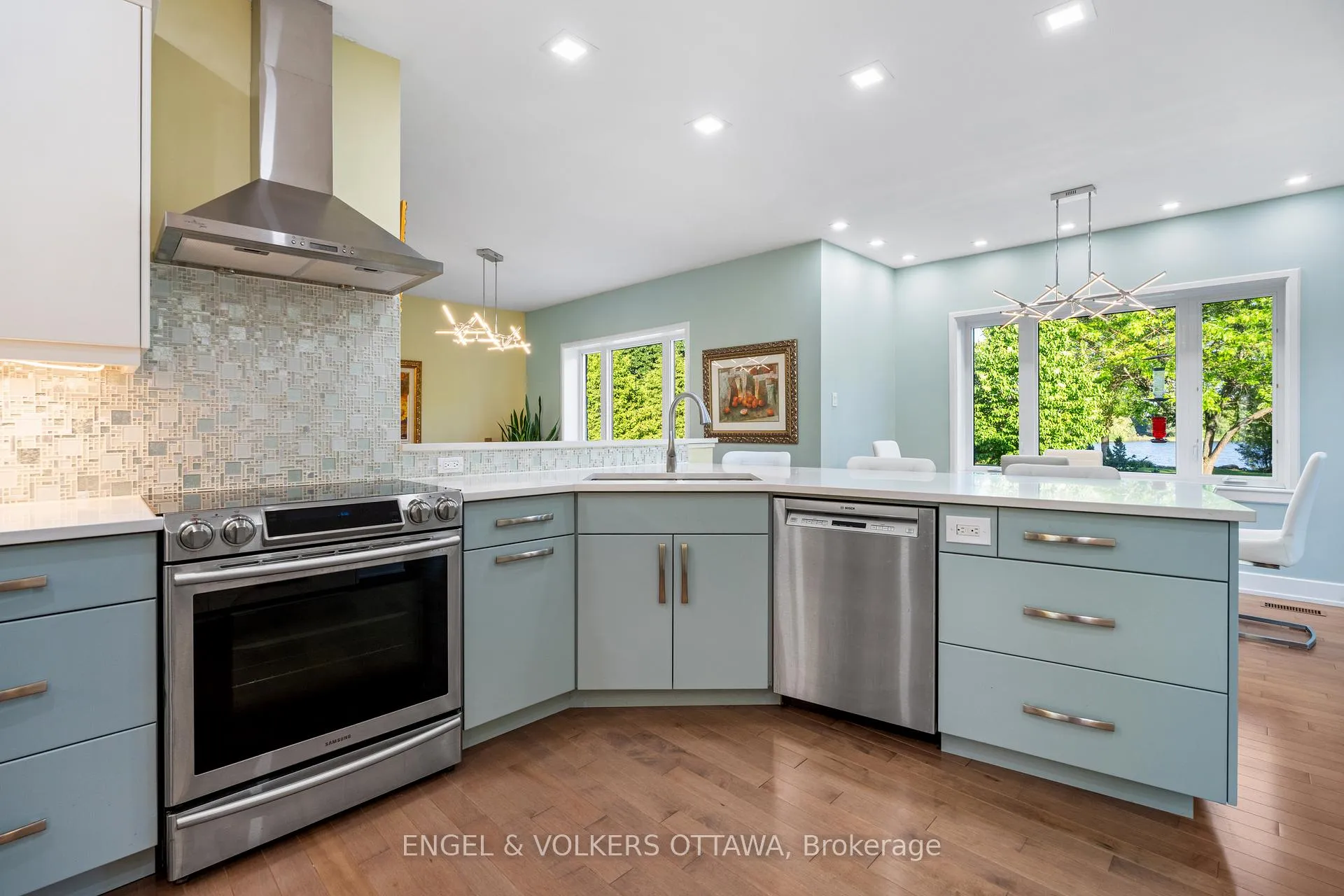 Photo 13 of 1562 Lakeshore Drive, Ottawa, Greely — HOMEH