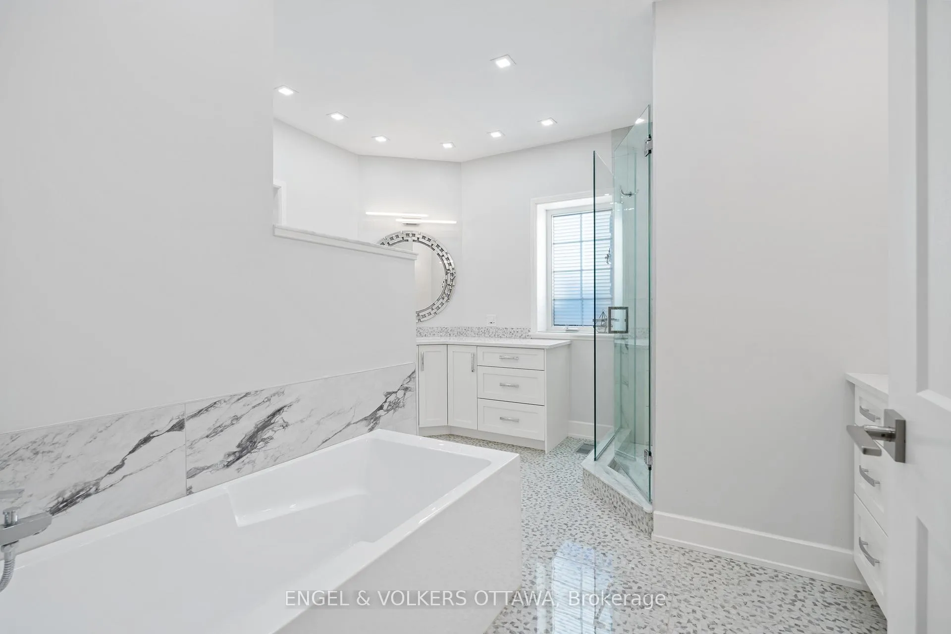 Photo 24 of 1562 Lakeshore Drive, Ottawa, Greely — HOMEH