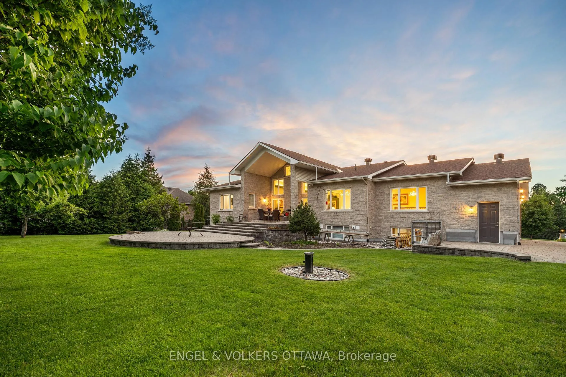 Photo 39 of 1562 Lakeshore Drive, Ottawa, Greely — HOMEH