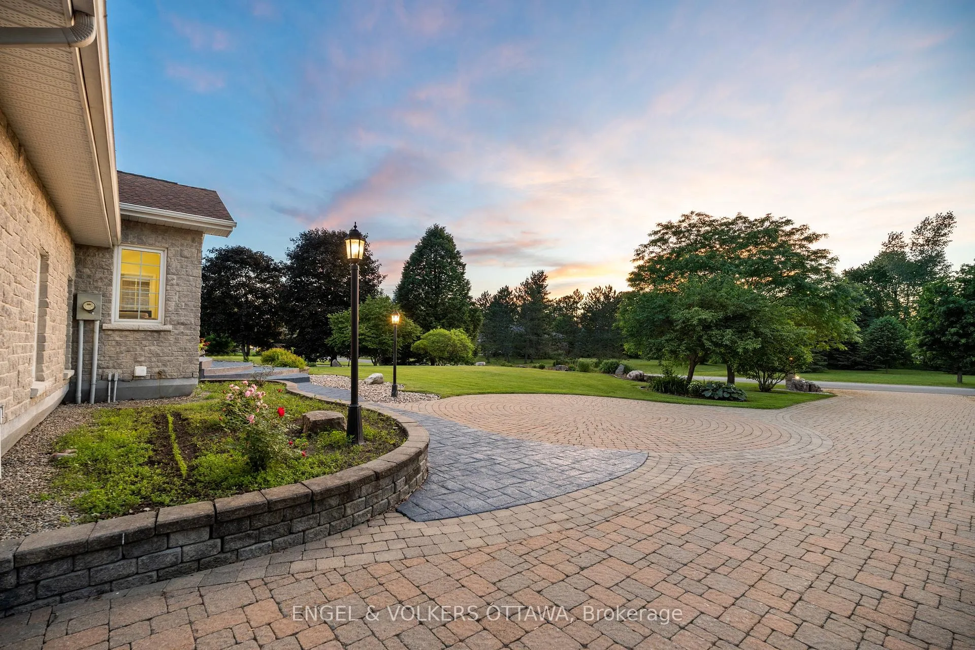 Photo 41 of 1562 Lakeshore Drive, Ottawa, Greely — HOMEH