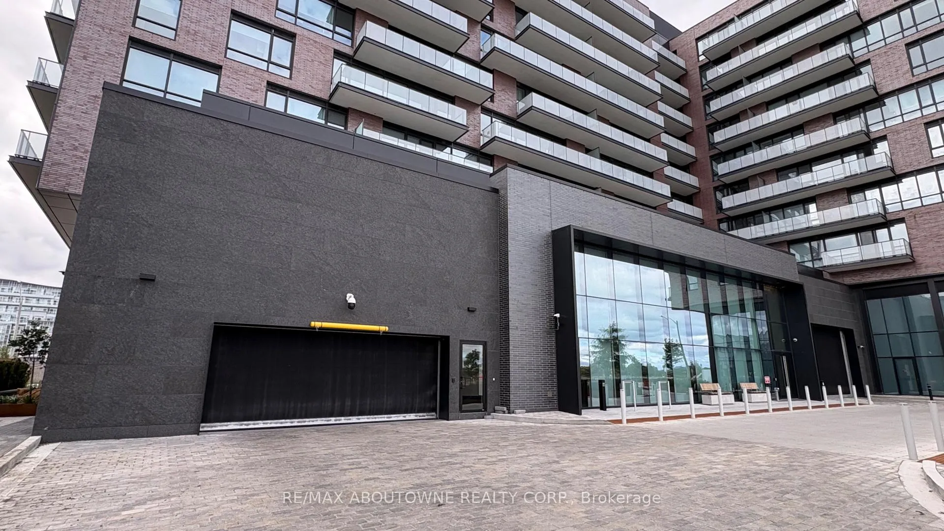 Photo 4 of Unit 708, 251 Masonry Way, Mississauga, Port Credit — HOMEH
