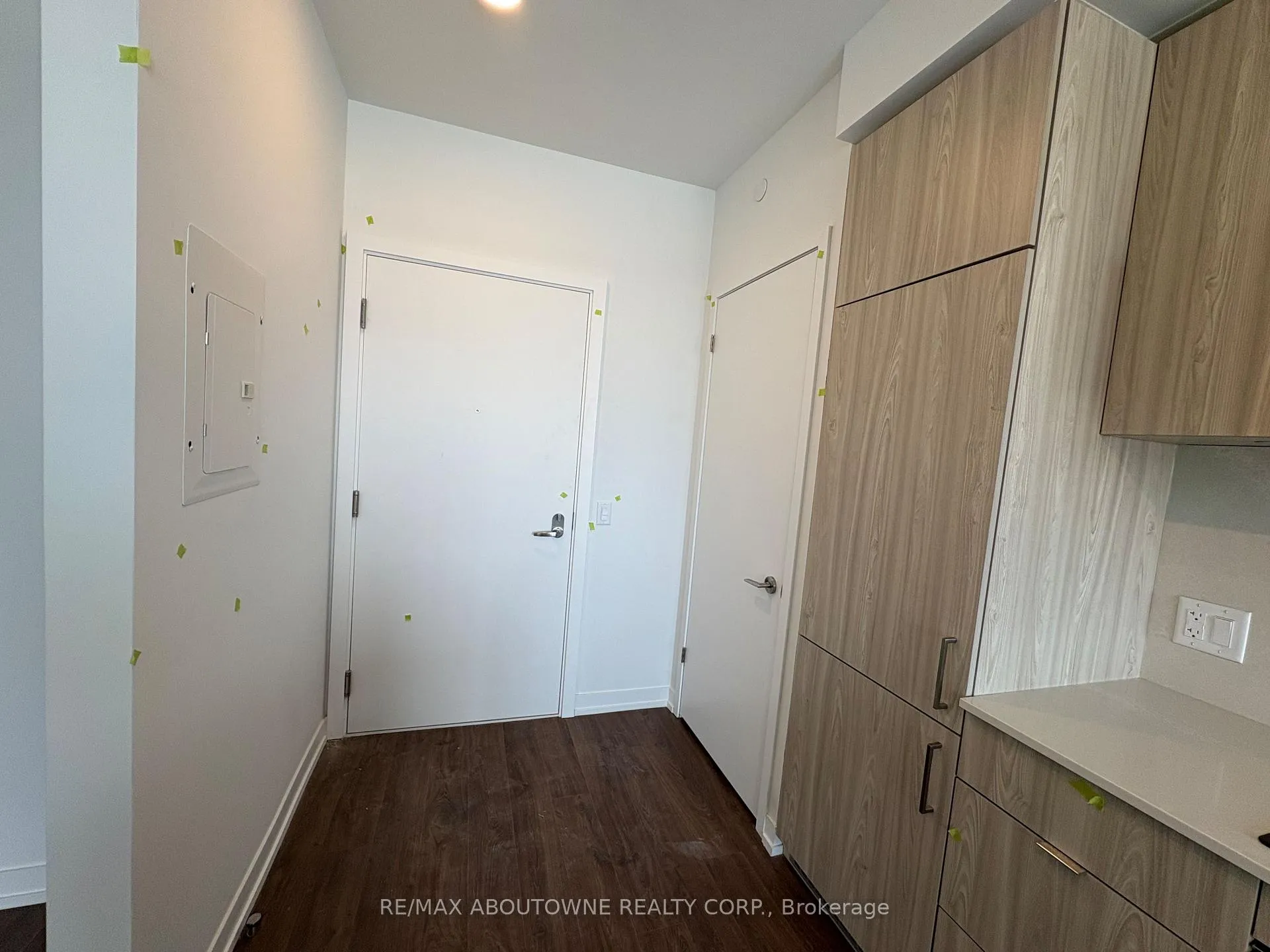 Photo 8 of Unit 708, 251 Masonry Way, Mississauga, Port Credit — HOMEH
