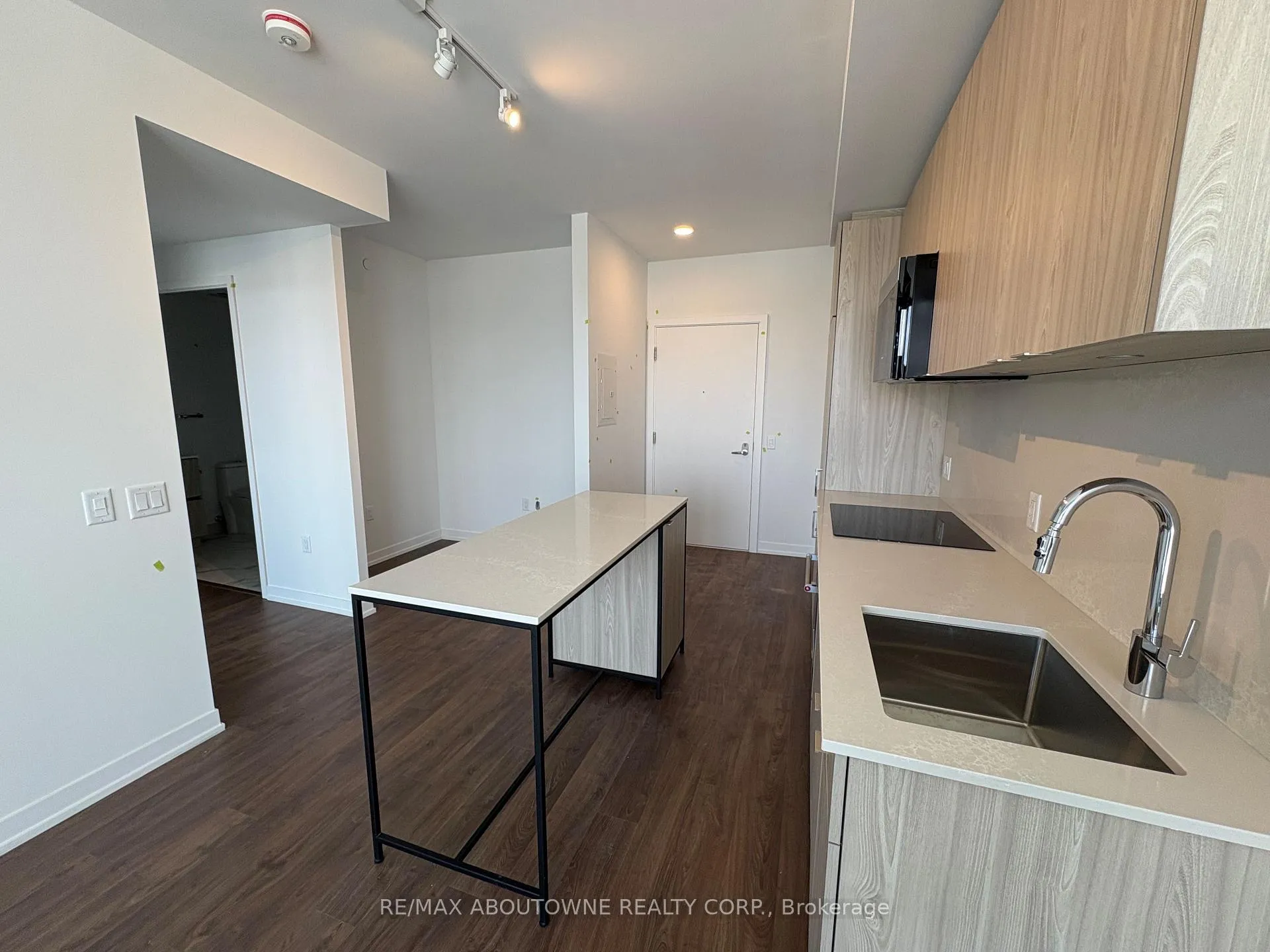 Photo 9 of Unit 708, 251 Masonry Way, Mississauga, Port Credit — HOMEH