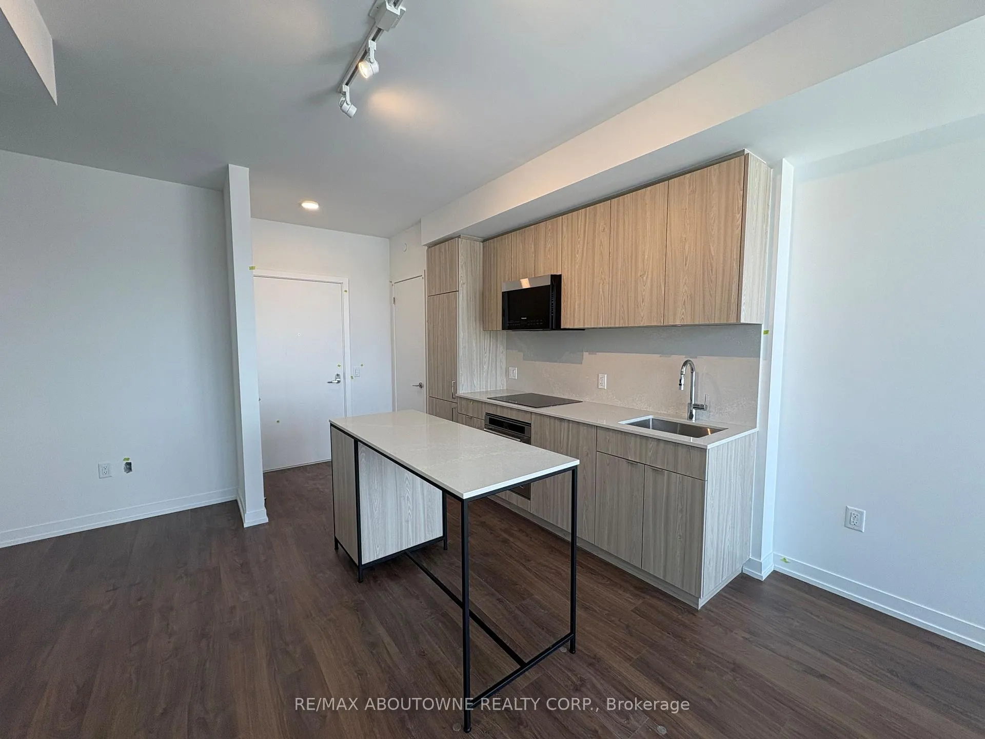 Photo 10 of Unit 708, 251 Masonry Way, Mississauga, Port Credit — HOMEH
