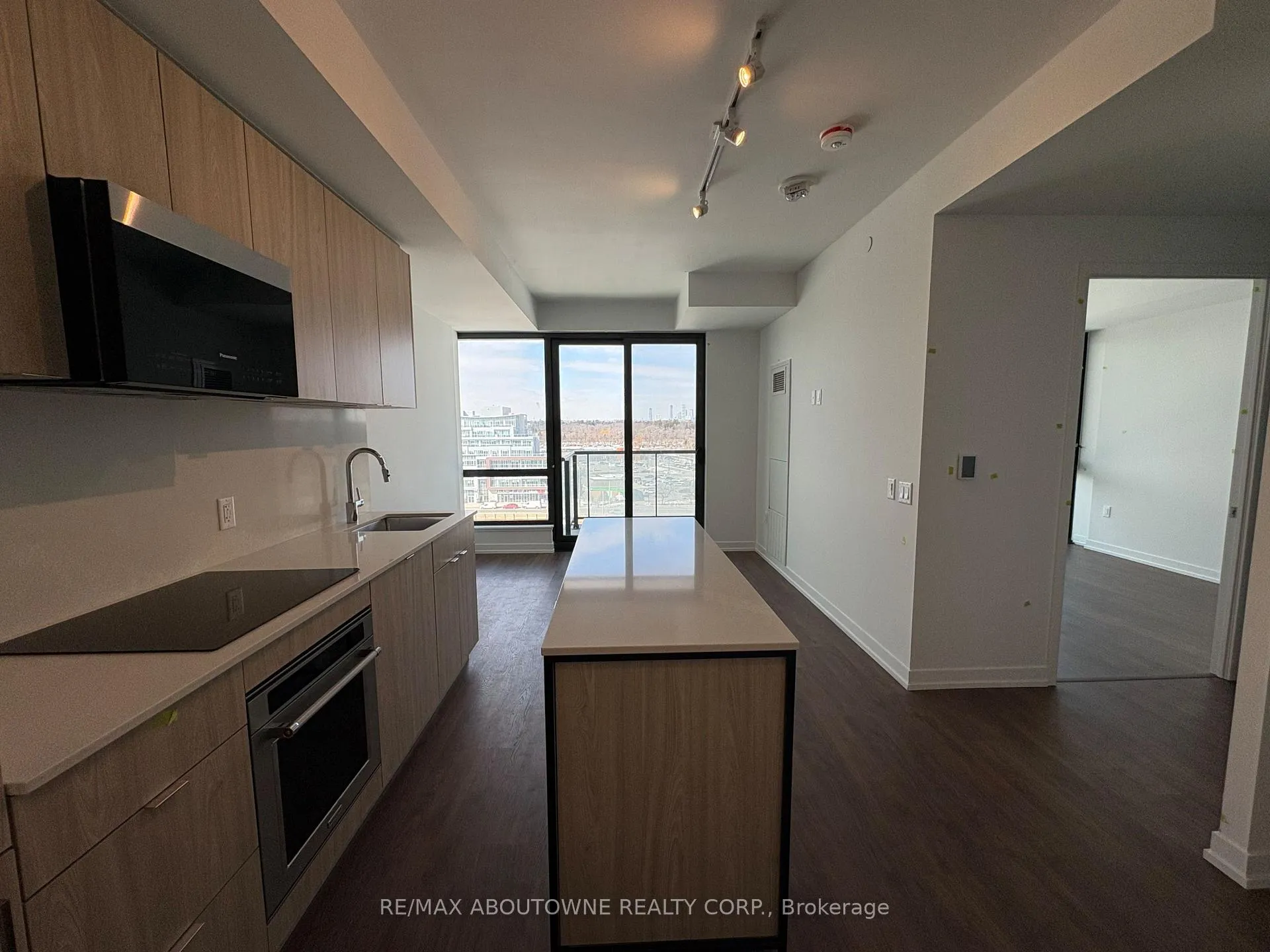 Photo 12 of Unit 708, 251 Masonry Way, Mississauga, Port Credit — HOMEH