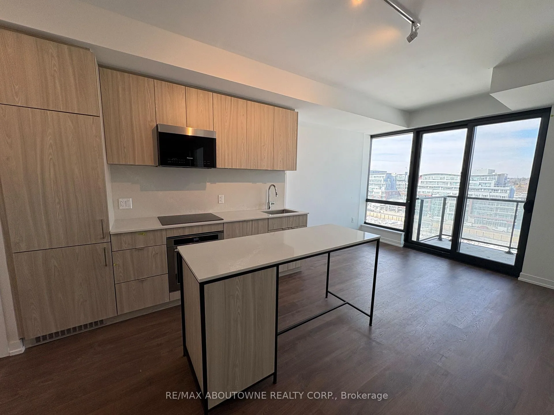 Photo 13 of Unit 708, 251 Masonry Way, Mississauga, Port Credit — HOMEH